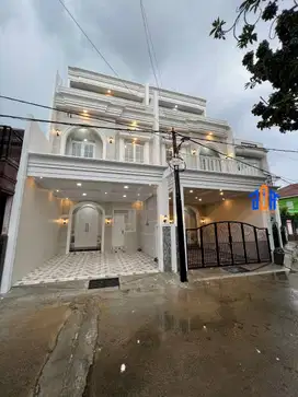 Rumah Mewah Siap Huni 3 Lantai Akses Dekat Gerbang Tol Depok
