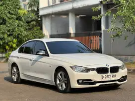 BMW 320i SPORT F30 2.0 AT 2014 PUTIH KM 89rb SERVICE RUTIN TERAWAT!
