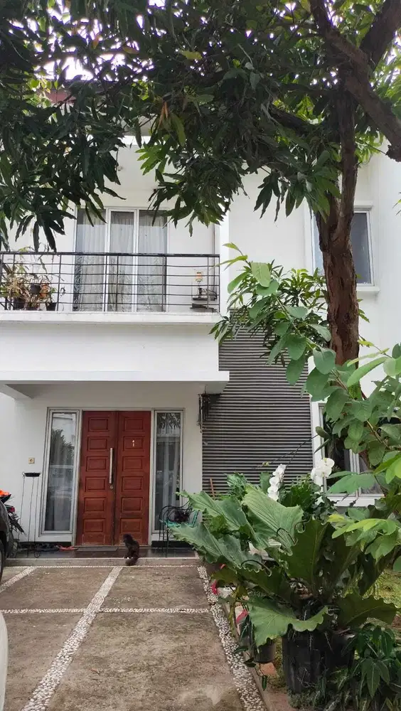 Rumah semi furnished dekat MRT Lebak bulus di cirendeu