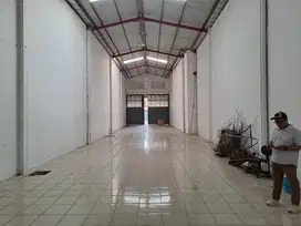 Gudang siap pakai pinggir jalan propinsi baki solo