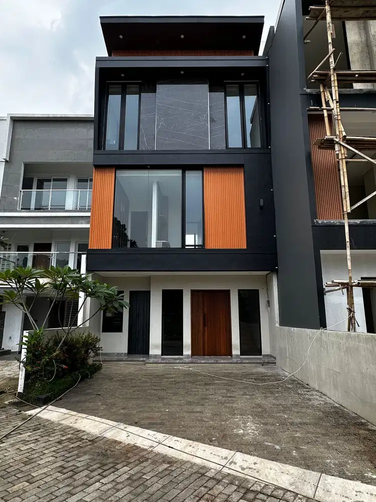 Rumah dalam townhouse premium cilandak selangkah ke citos