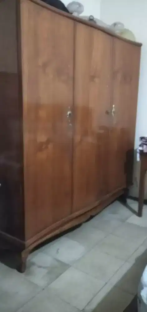 DI JUAL 1 SET LEMARI JATI OLDWOOD ORIGINAL