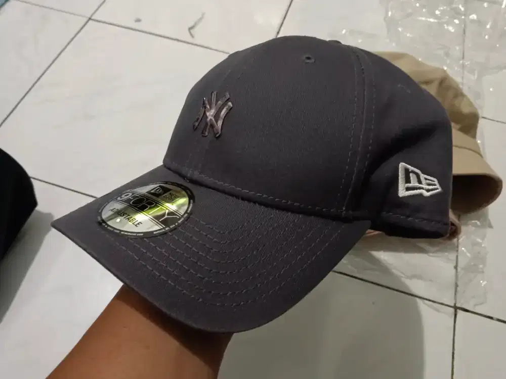 New era caps ny comic space