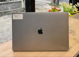 MacBook Pro 2019 A2141 Core i7 16'' RAM 16GB SSD 512GB Cocok untuk Edi