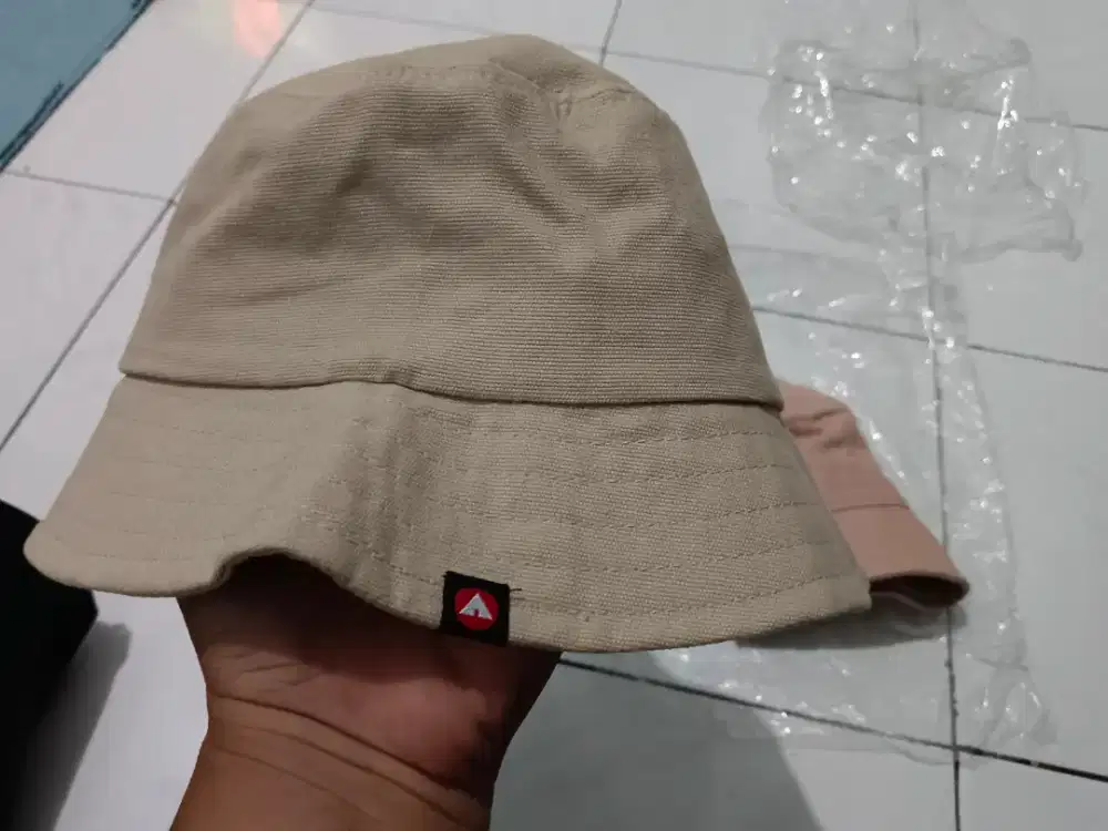Airways tuxon buckethat khakis