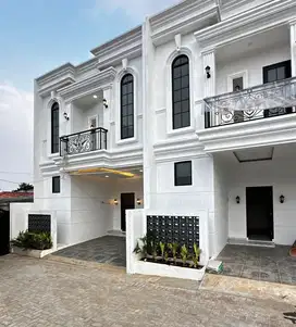 Rumah 1 M an mewah dalam cluster Jagakarsa