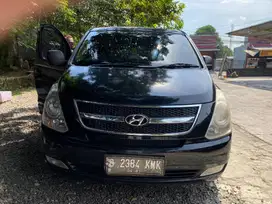 Hyundai H1 2.4 Automatic 12 Seat