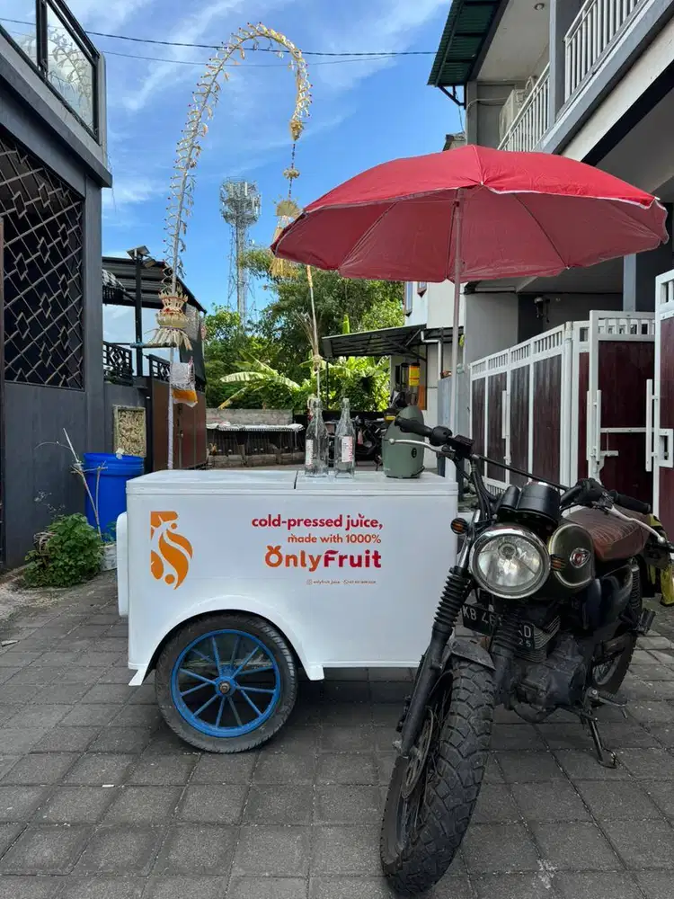 Di jual gerobak jualan, pemakaian 2 bulan barang mulus