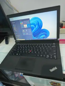 Laptop Lenovo Thinkpad x240 Core i5 Ram 8gb/SSD  . Windows 10