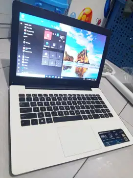 Laptop Asus X453S Ram 4gb/500gb  .batre awet . Murah