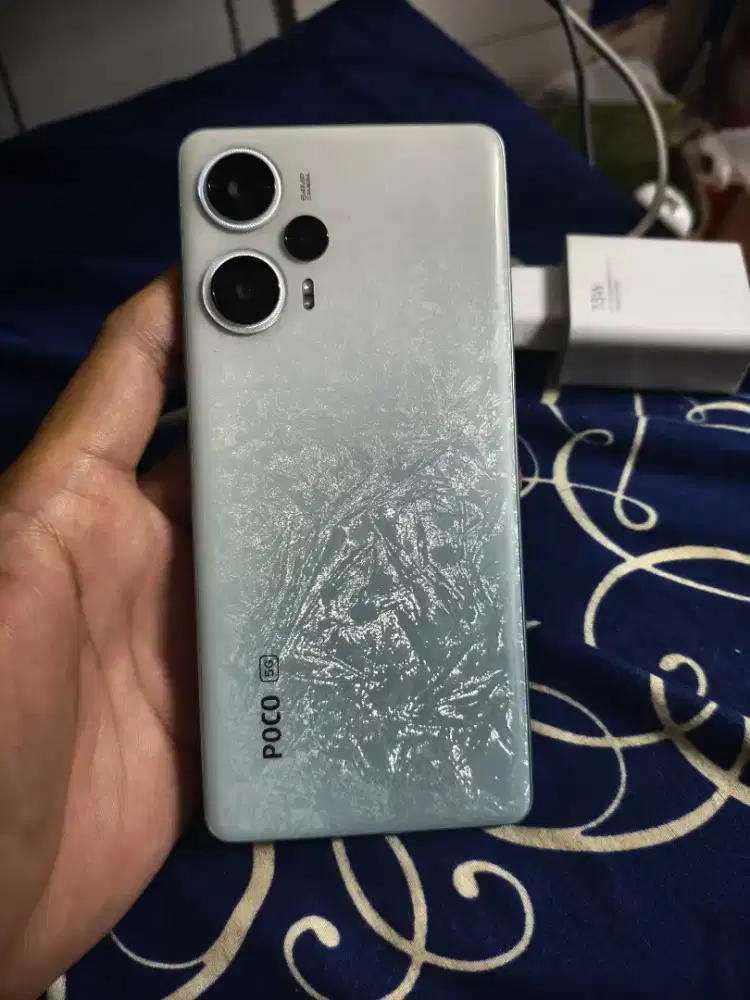 Dijual Poco F5 warna putih
