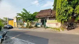 dijual rumah ditengah kota solo