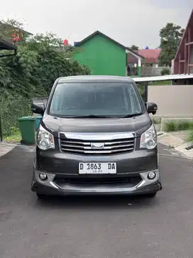 Toyota Nav1 v matic 2013 grey low km