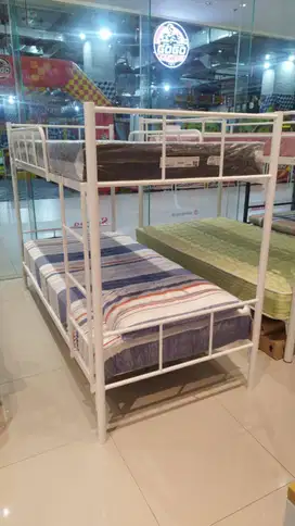 Ranjang tingkat selma
