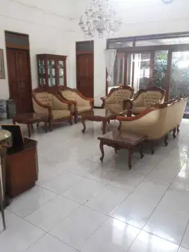 Rumah besar bagus Di cijaura buah batu