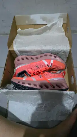 Sepatu On Cloudsurfer Trail