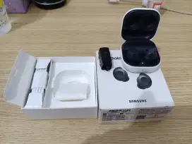 Galaxy Buds FE Hitam (Fullset)