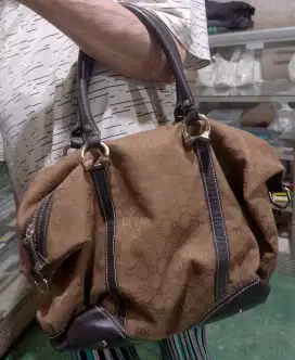 Tas wanita traveling (nego dikit)