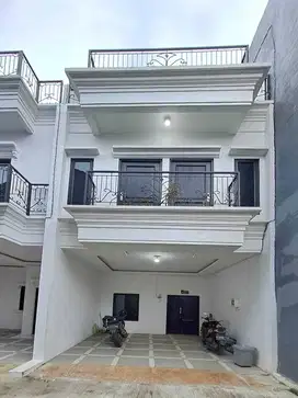 Dijual Rumah RooFtop  700 an Juta Di Jagakarsa Jakarta Selatan