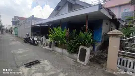 Dijual Tanah Bonus Rumah 3 Kamar Tidur Dekat Kampus UGM Yogyakarta