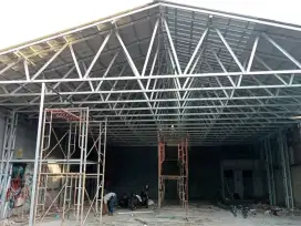 Kontruksi gudang baja ringan