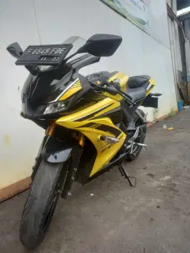 Dijual cepat motor yamaha YFZR15 TH2018