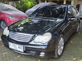 Mercedes-Benz C240 2005 Bensin