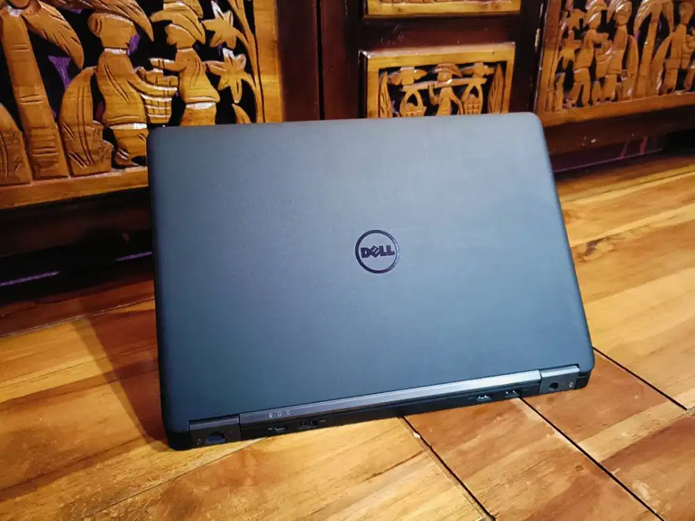 Laptop Dell 7450 Core i7-5600U Ram 8Gb Baterai 5 Jam
