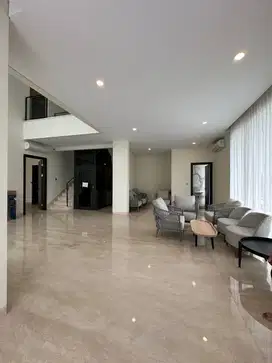 Rumah 3 lantai baru di gading serpong