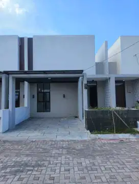 Di Sewakan rumah masih baru