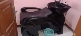 Tempat keramas buat salon