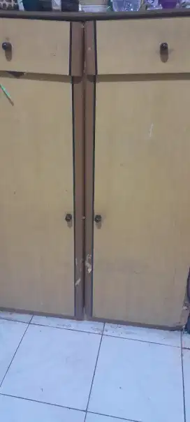 Lemari Sepatu dan Isi foto Copy