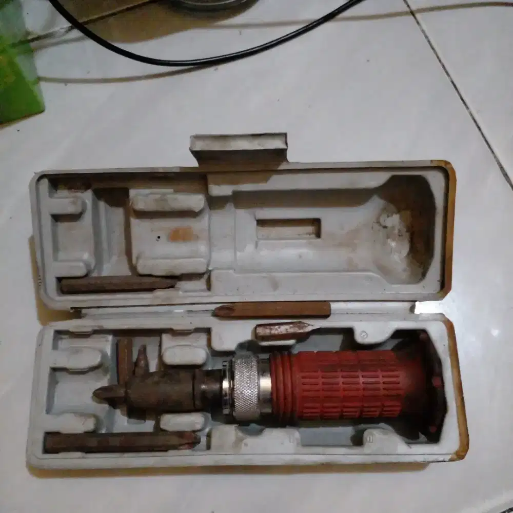 Obeng ketok multi