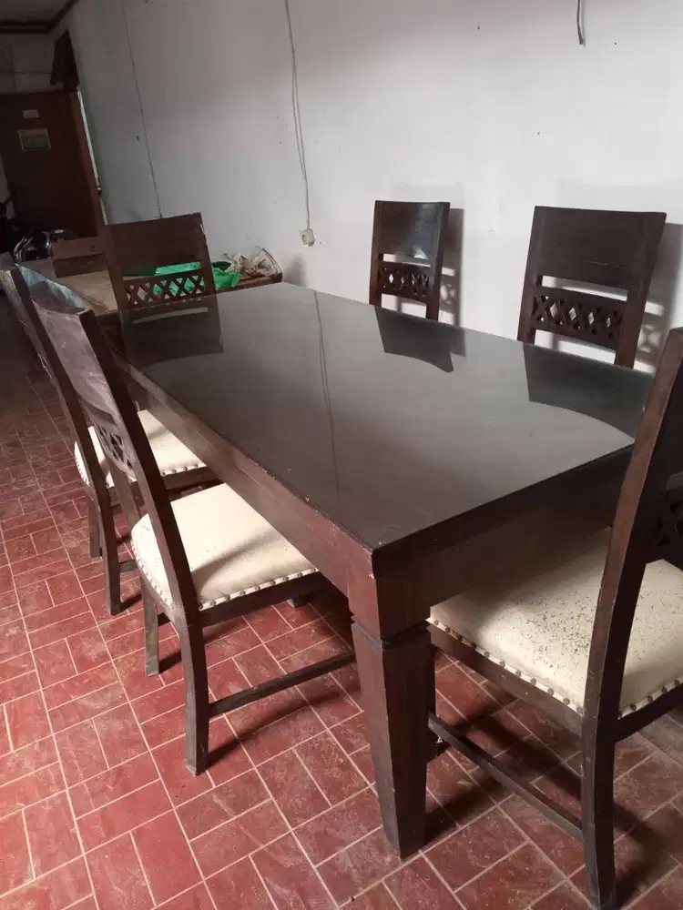 Meja Makan Kayu + 6 Kursi + Kaca – Bandung