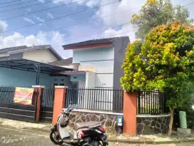 Rumah Hitung Tanah Posisi Pojok Hook Saxophone Dekat Kampus UMM