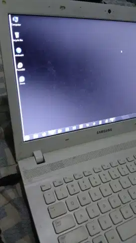 JUAL LAPTOP SAMSUNG 275E4E/275E5E bekas (pemakaian pribadi)