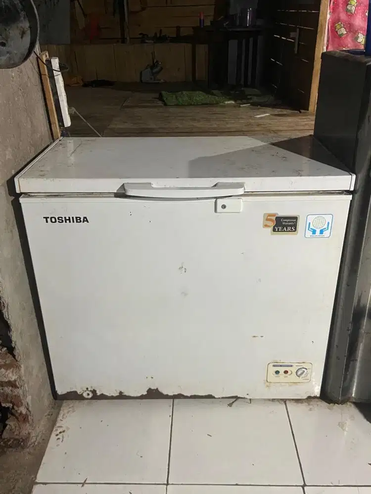 JUAL FREEZER TOSHIBA