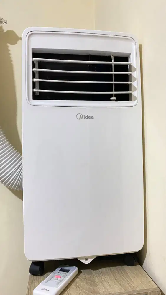 ￼Midea AC Portable 1/2 pk MPHA-05CRN7 AC 0,5 pk Pendingin Ruangan