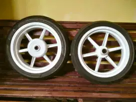 Velg V-rossi Yamaha Aerox 155 + ban