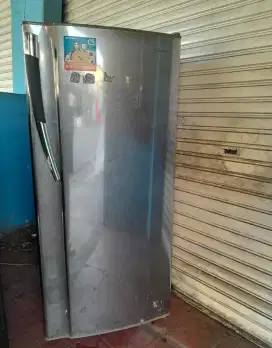 Kulkas sharp 1 pintu