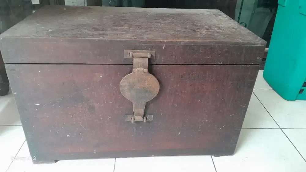 Kotak kayu kuno