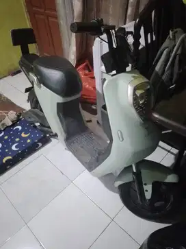 Sepeda listrik seken