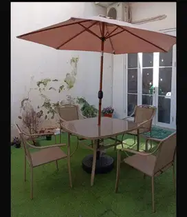 Dijual saru set kursi taman