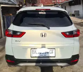 Dijual Honda BRV E manual 2024 warna putih