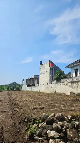 Jual cepat Tanah Hook luas 380m2 Maguwo Jogja, dekat Jl.Raya Tajem,SHM