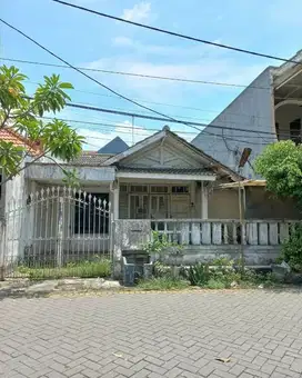 HITUNG TANAH Rumah REMEK UK(9X19,77) diRaya Kebraon Surabaya.