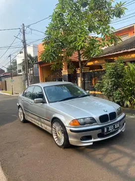 BMW 323i 2000 Bensin