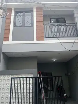 ‼️BARU 1 UNIT‼️Rumah 2 Lantai Siap Huni diKutisari Twonhuse SBY.