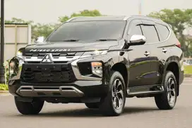 4x4 Supremacy! Pajero Sport Dakar Ultimate 4x4 2025 Black fortuner