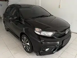 Brio 1.2 RS CVT 2022 Hitam
